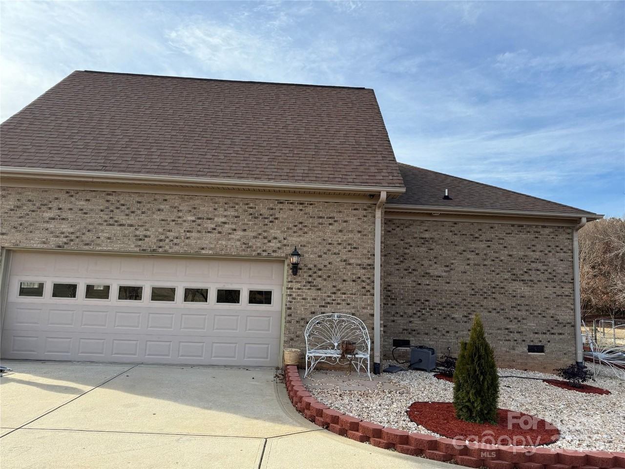 5919 Newell Dr - Photo 3 of 27