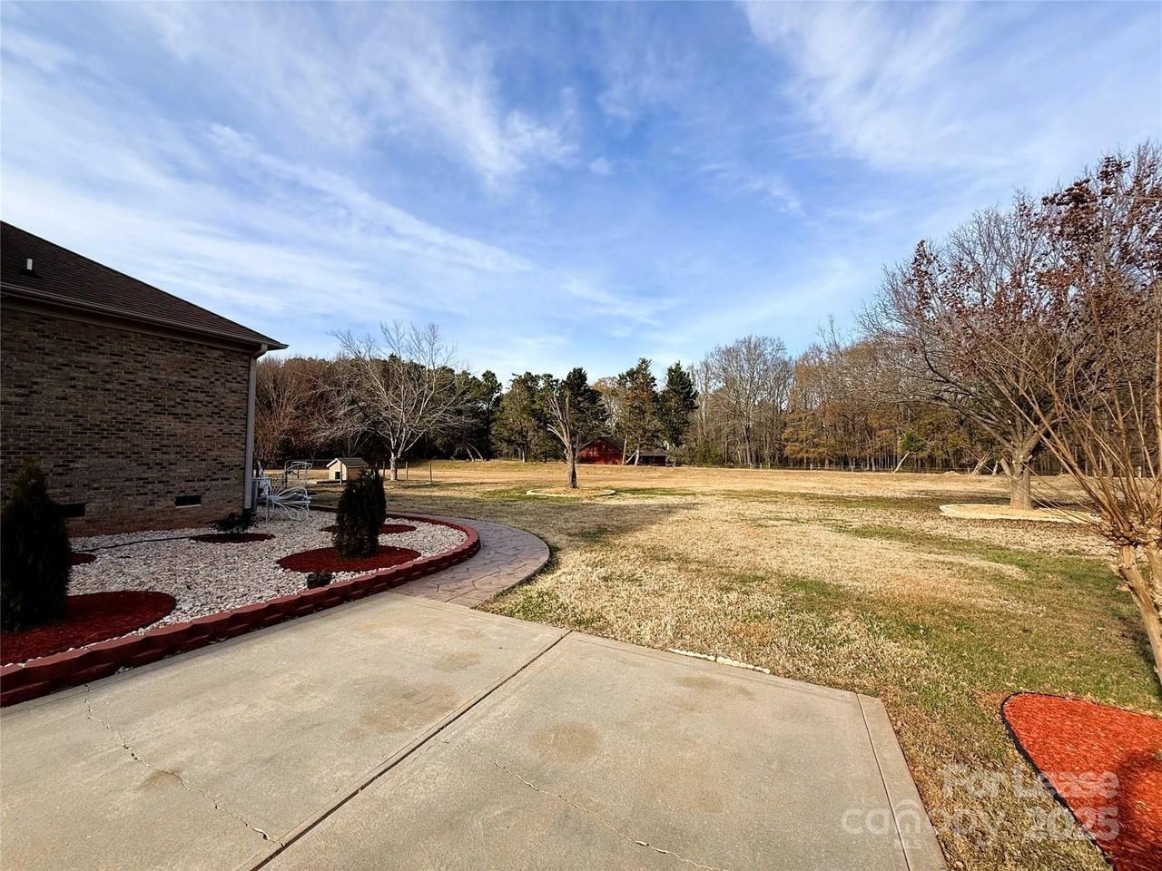 5919 Newell Dr - Photo 4 of 27