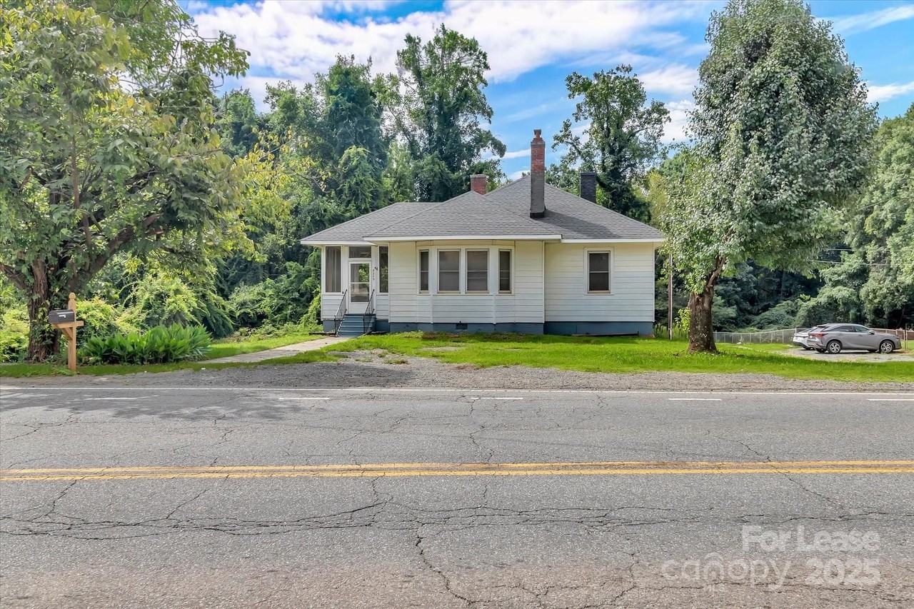 8209 Moores Chapel Rd - Photo 5 of 27