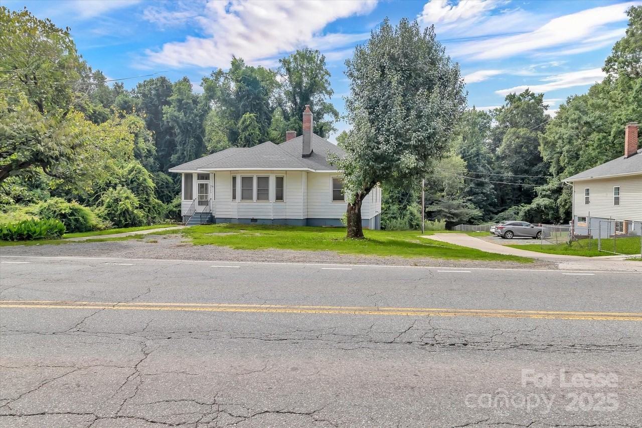 8209 Moores Chapel Rd - Photo 6 of 27