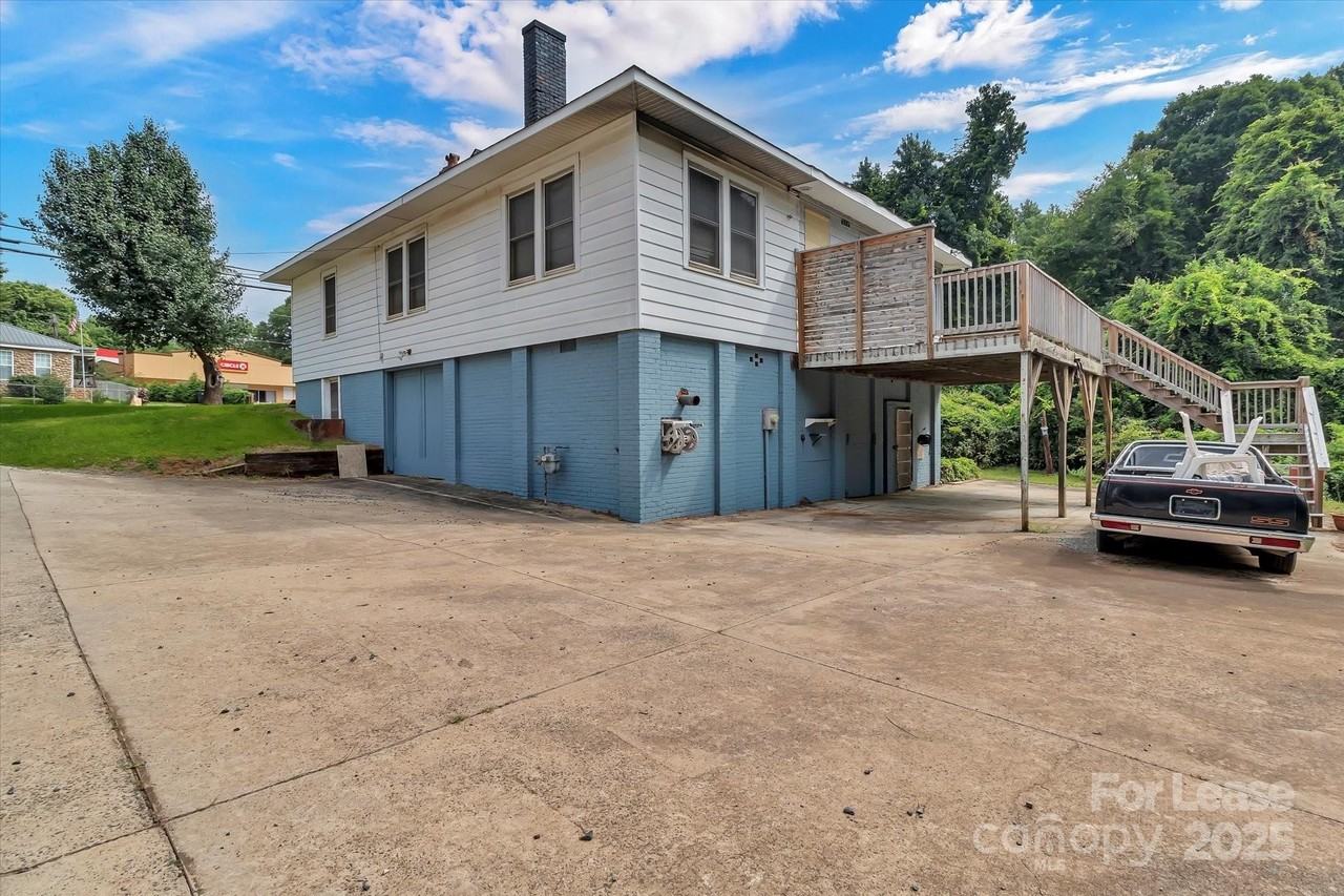 8209 Moores Chapel Rd - Photo 7 of 27