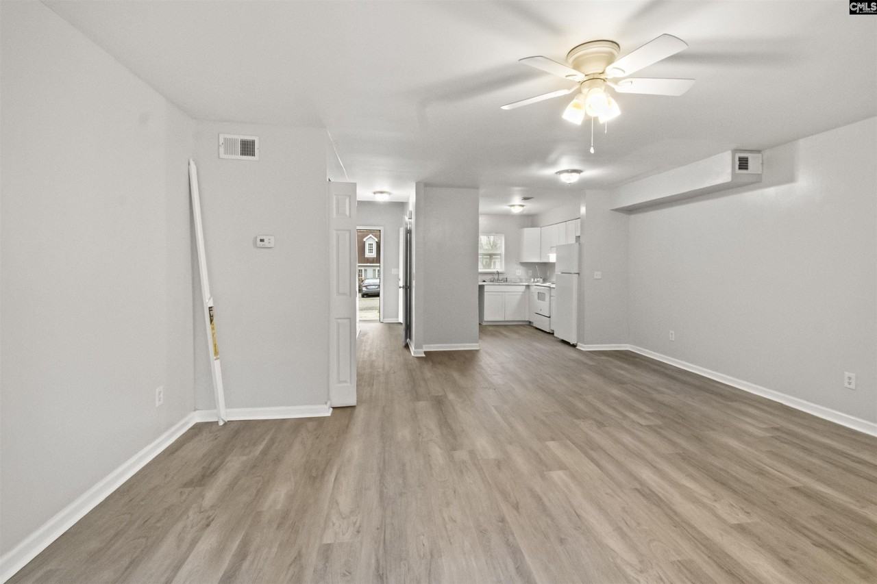 275 Wynn Way - Photo 3 of 12