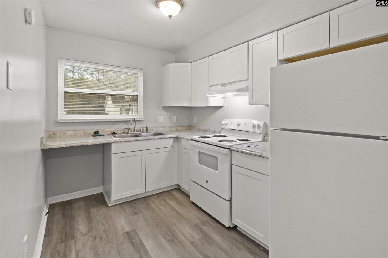 275 Wynn Way - Photo 4 of 12