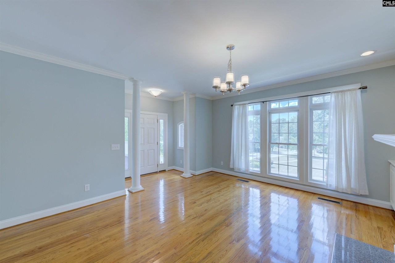 2 Rose Dew Ln - Photo 4 of 32