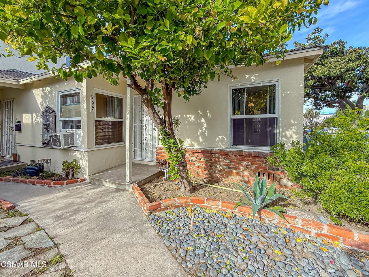 5027 Cahuenga Blvd - Photo 2 of 17