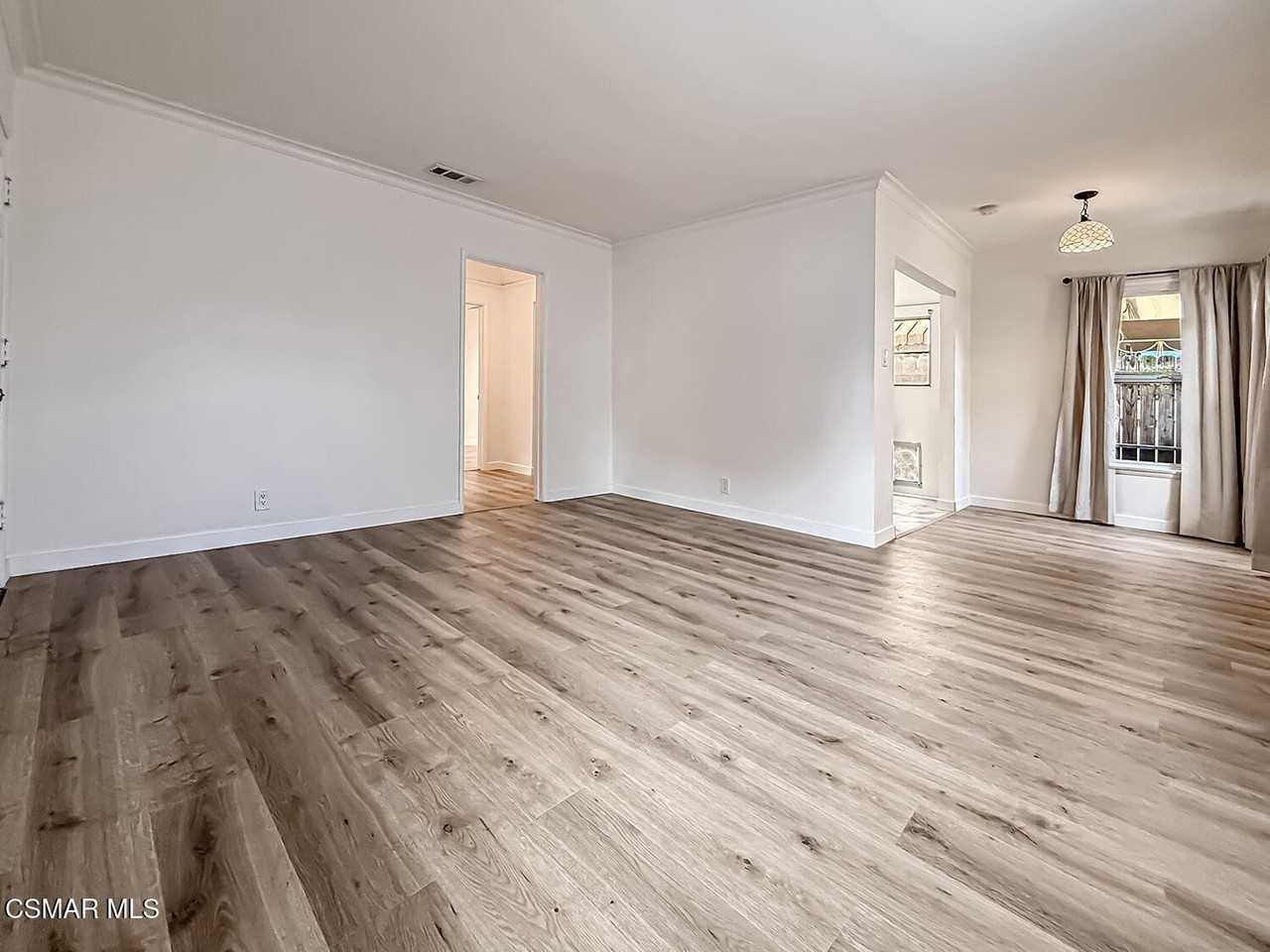 5027 Cahuenga Blvd - Photo 4 of 17