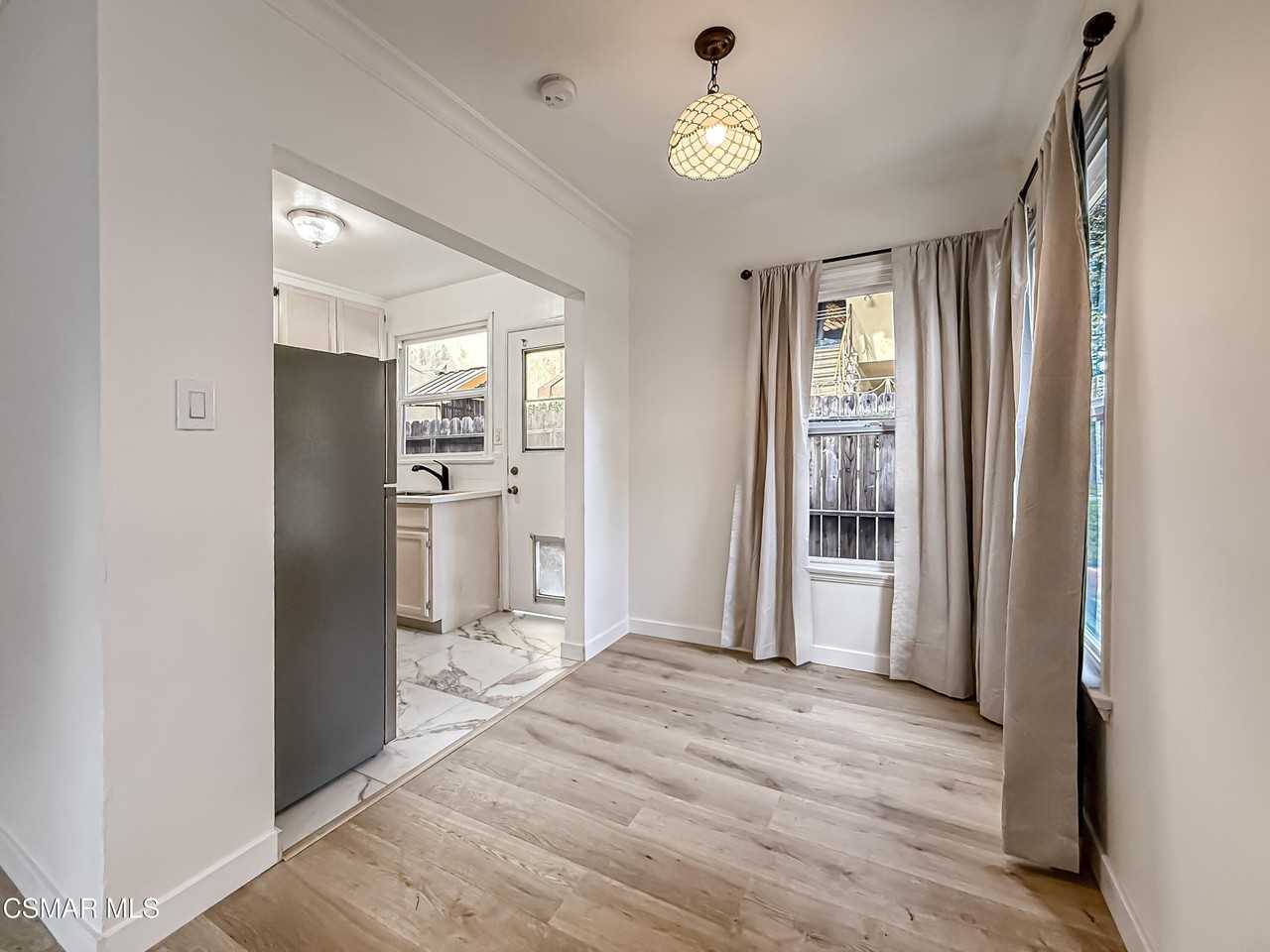 5027 Cahuenga Blvd - Photo 6 of 17