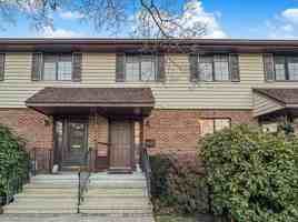 featured image of 202 Soundview Ave #5