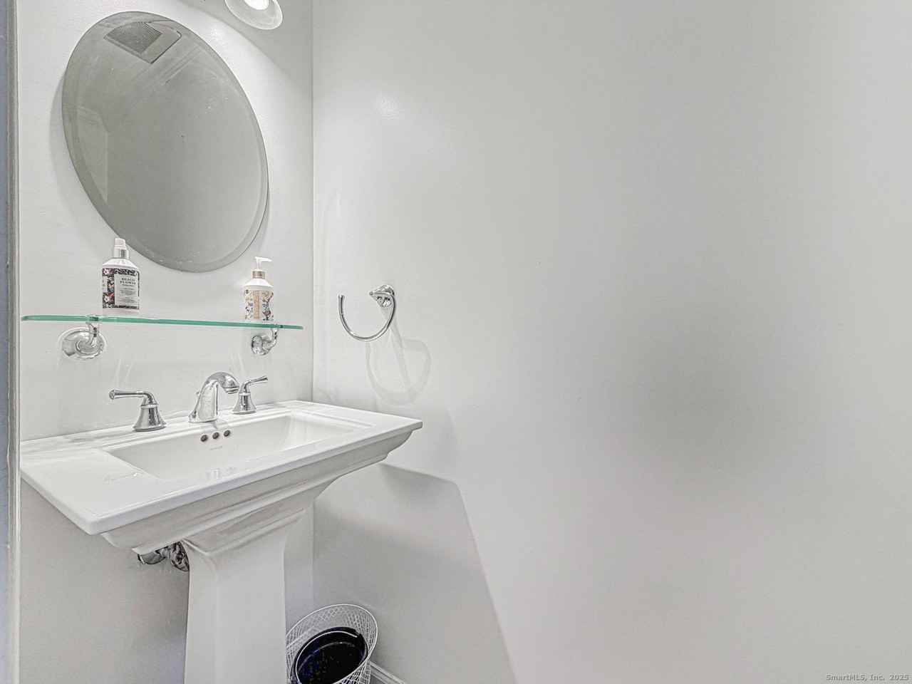 202 Soundview Ave #5 - Photo 7 of 18