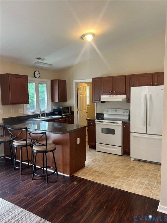 9055 Castle Point Rd - Photo 4 of 19