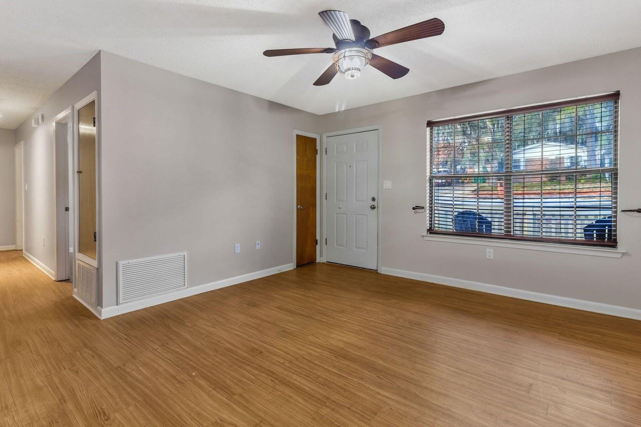 400 31st St - Photo 5 of 31