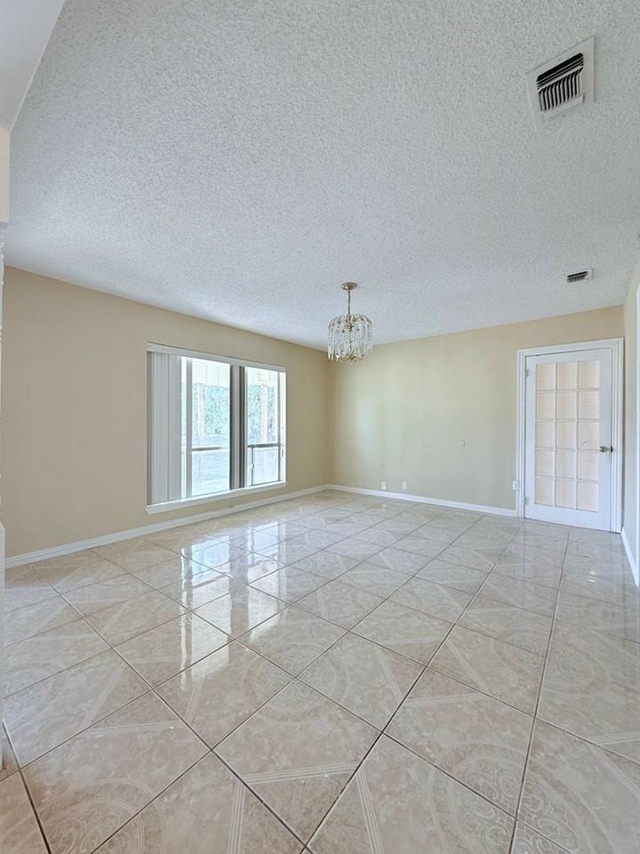 2363 Lorilee Dr - Photo 4 of 21