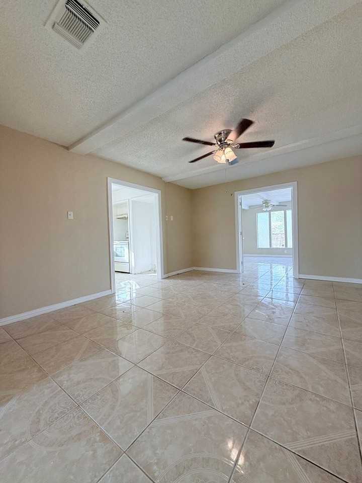 2363 Lorilee Dr - Photo 6 of 21