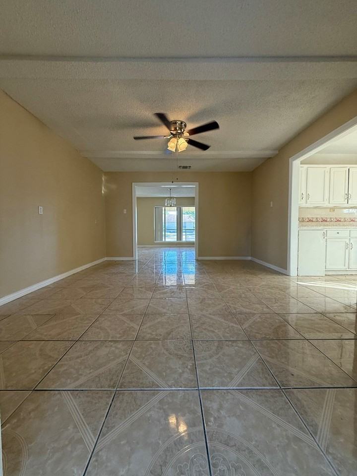 2363 Lorilee Dr - Photo 7 of 21