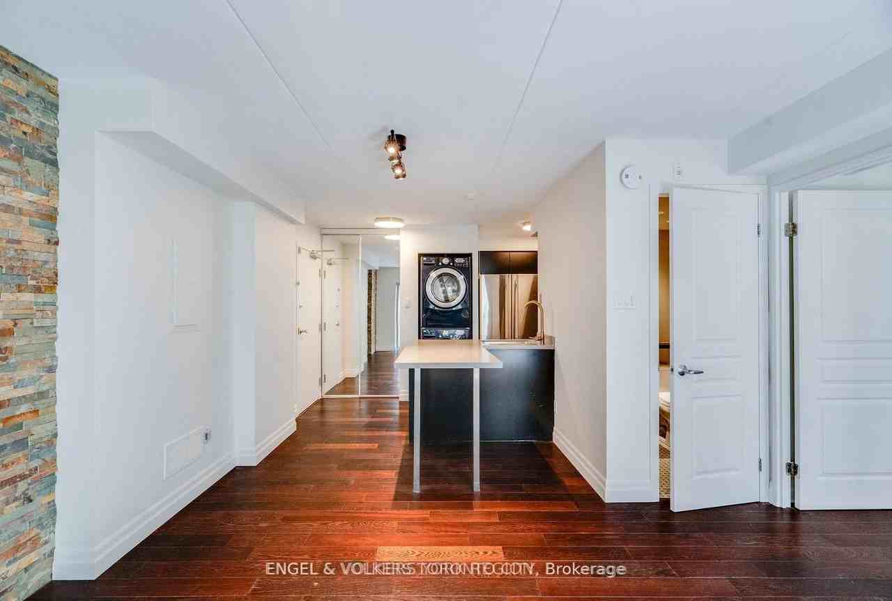 1174 Yonge Street 203 - Photo 7 of 36