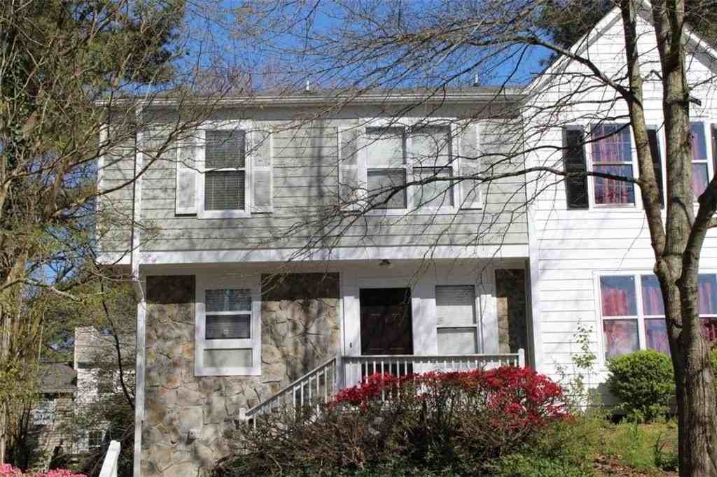 1068 Falling Water Dr Se - Photo 2 of 20