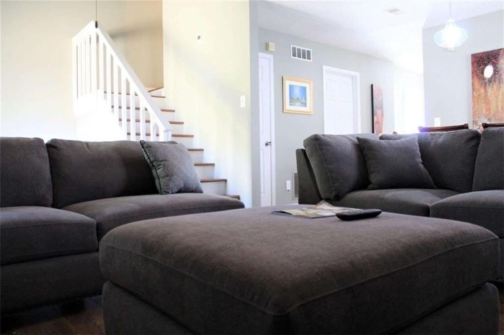 1068 Falling Water Dr Se - Photo 6 of 20