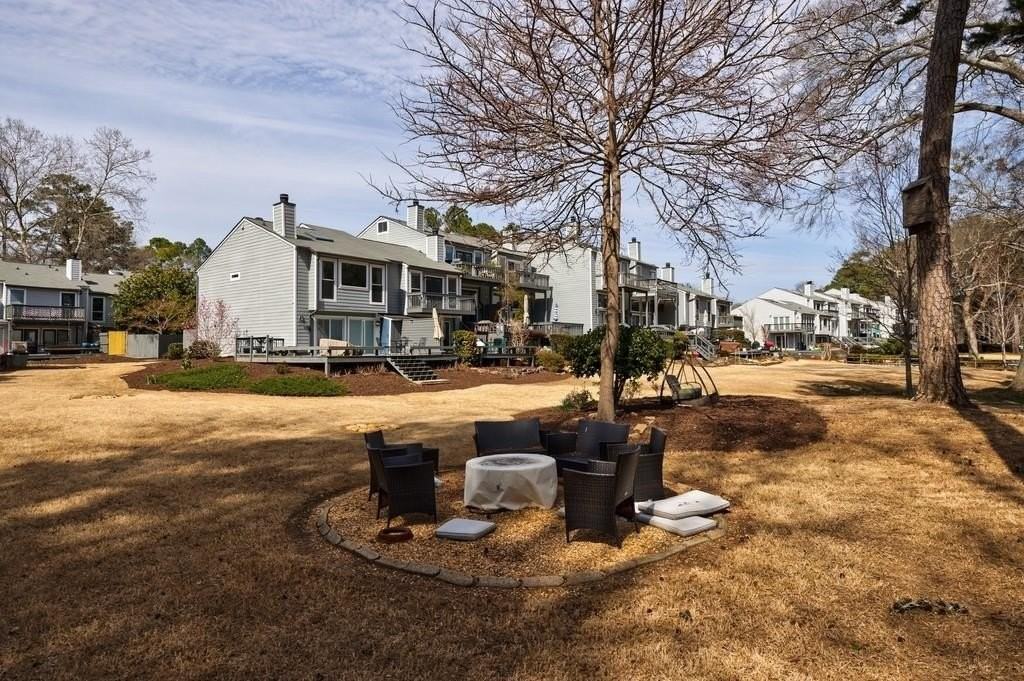 1011 Riverbend Club Dr Se - Photo 5 of 42