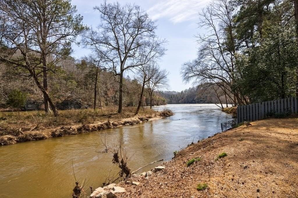 1011 Riverbend Club Dr Se - Photo 6 of 42