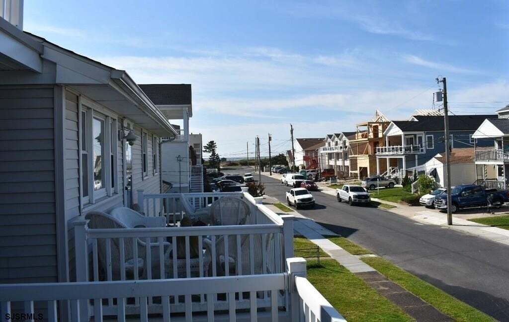 300 Beach Ave E - Photo 2 of 20