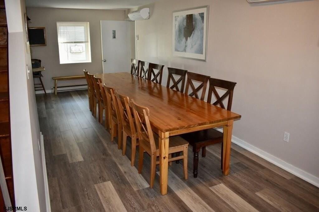 300 Beach Ave E - Photo 4 of 20