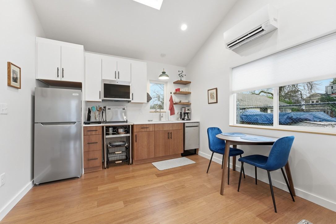 5003 Ne Mason St #1 - Photo 3 of 21