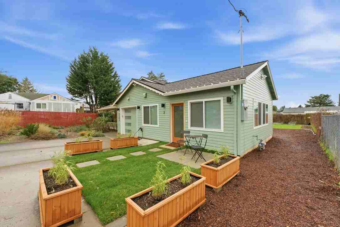 5003 Ne Mason St #1 - Photo 7 of 21