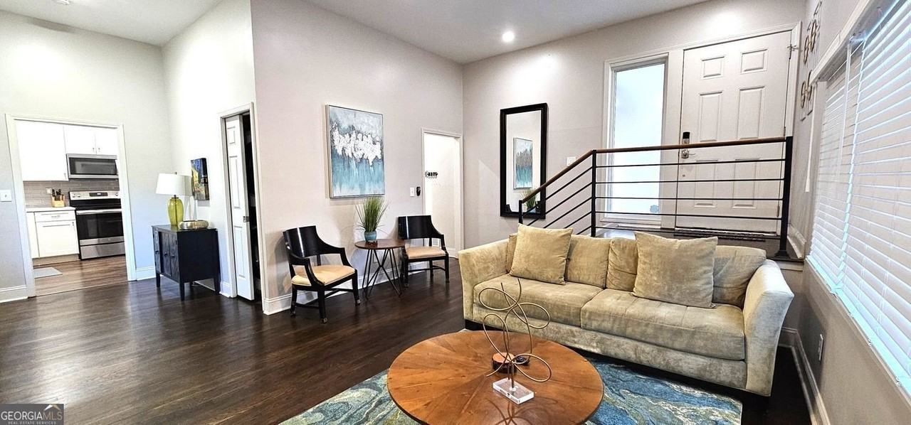 2511 Susan Ln Sw - Photo 2 of 15