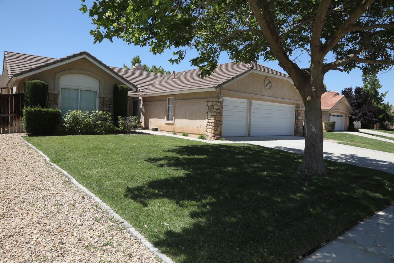 6252 Granite Ct - Photo 2 of 15