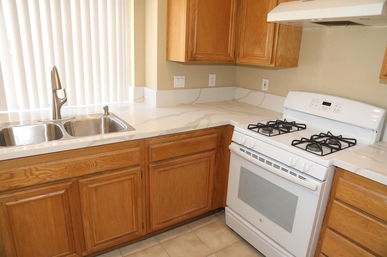 6252 Granite Ct - Photo 4 of 15