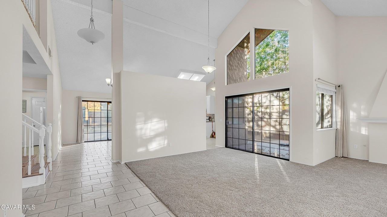 5100 Cliff Rose Dr - Photo 5 of 18