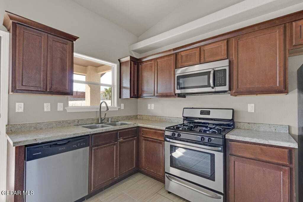 159 Homedale Dr - Photo 7 of 24