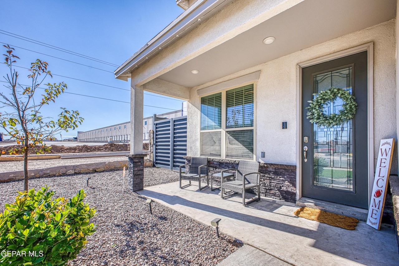 1621 Sam Dominguez St - Photo 3 of 50