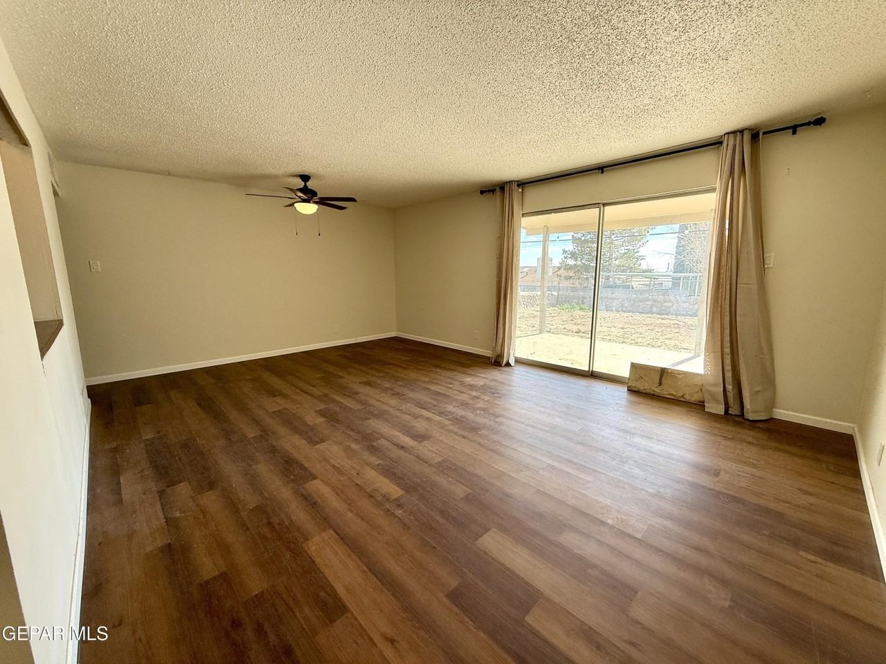 2616 Pierce Ave - Photo 3 of 23