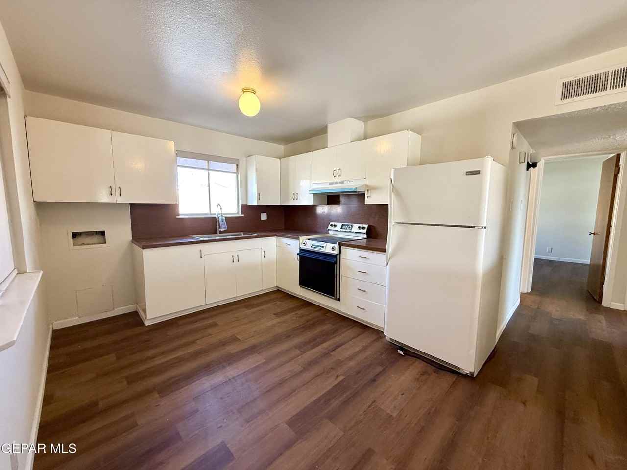 2616 Pierce Ave - Photo 7 of 23