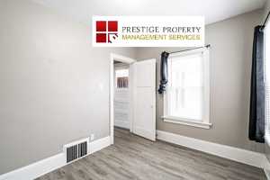 featured image of 5832-5834 W Walker St Uppr #UPPER