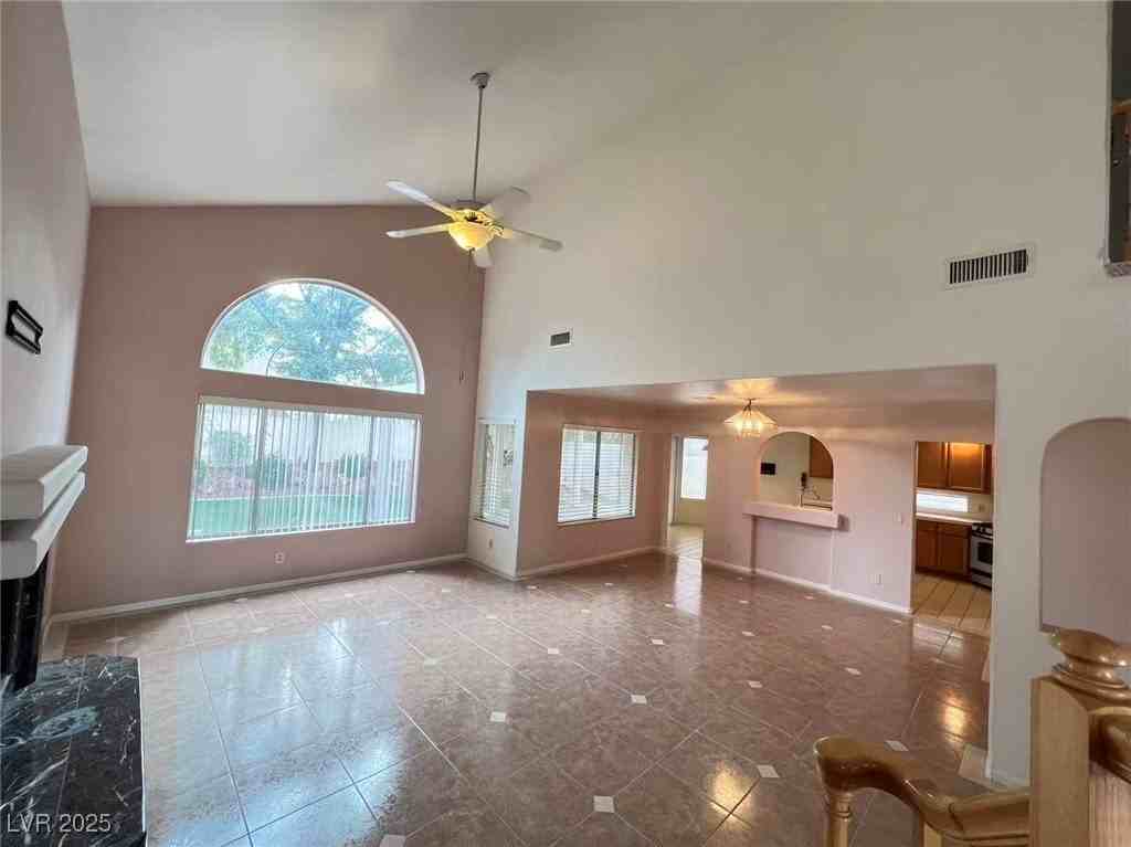 8257 Bermuda Beach Dr - Photo 4 of 32