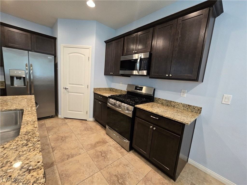 9213 Black Diamond St - Photo 7 of 33