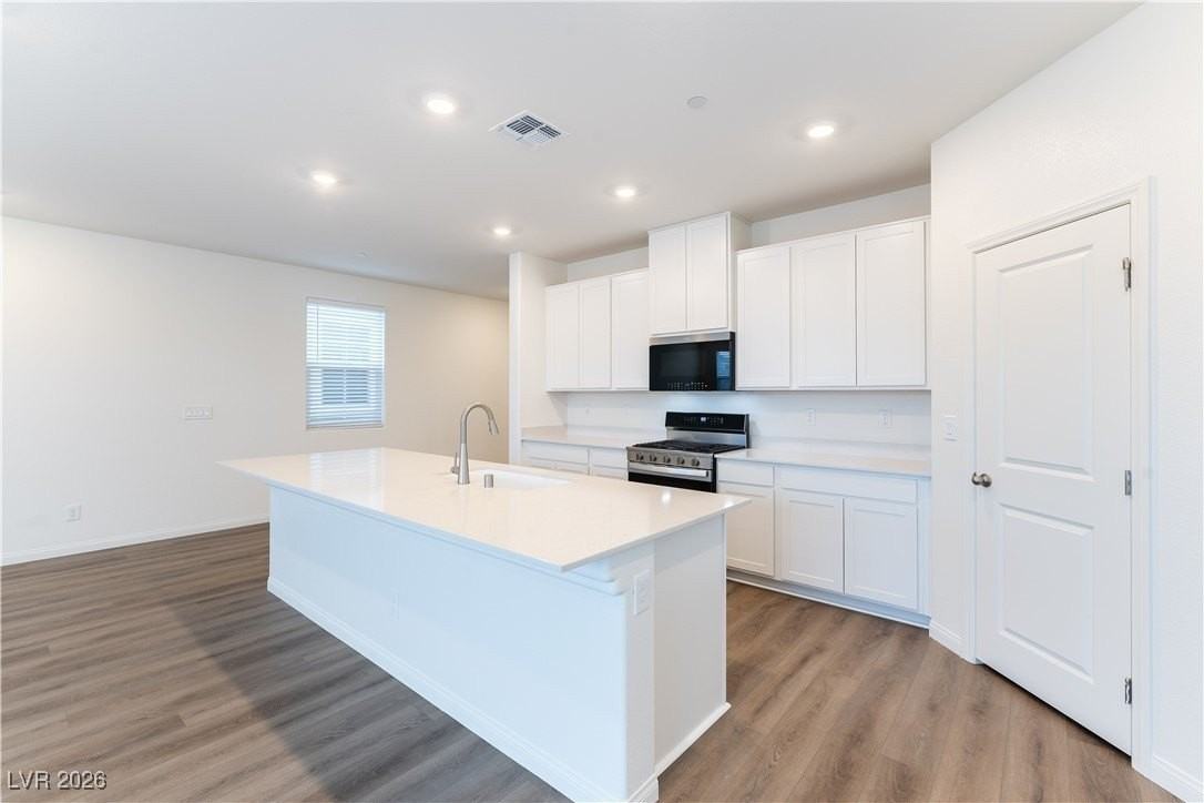 Magical Dr - Photo 2 of 25