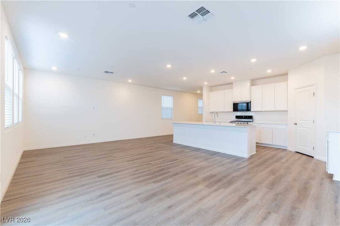 Magical Dr - Photo 6 of 25