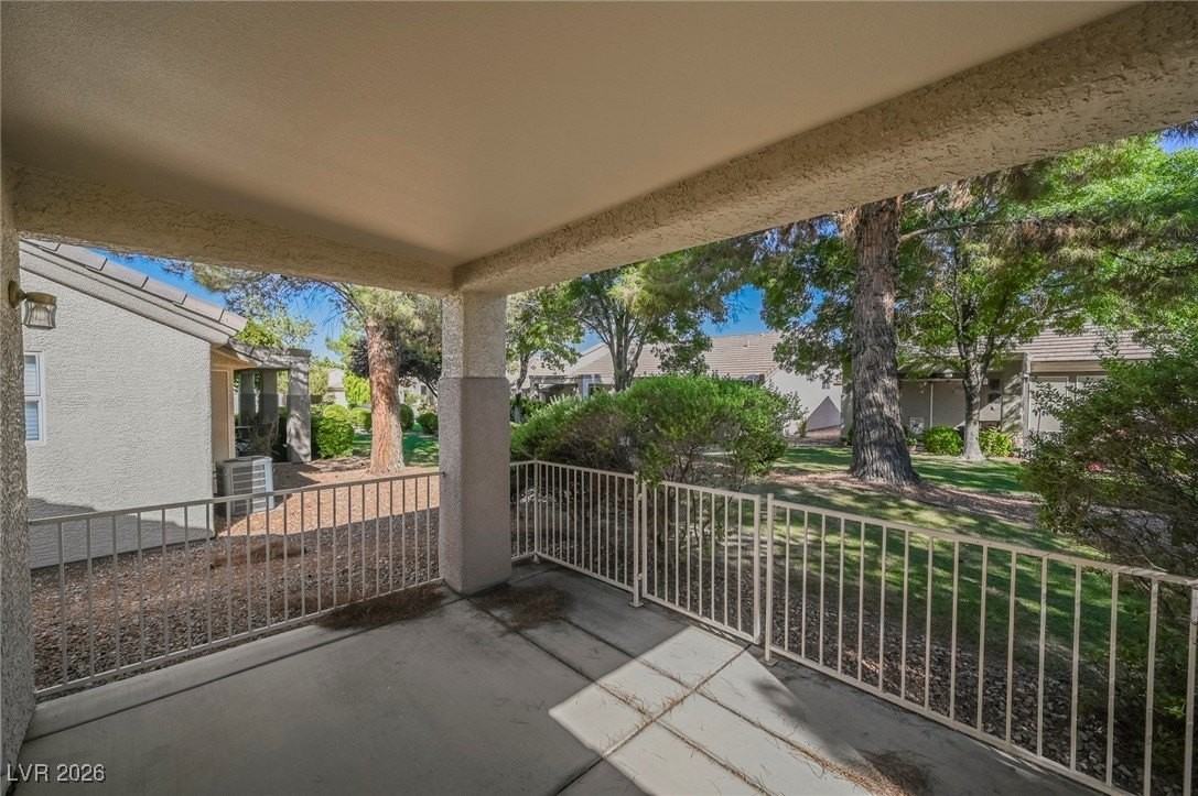 2077 Poppywood Ave - Photo 5 of 48