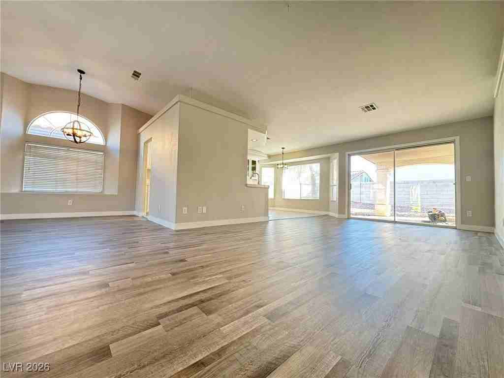 8605 Copper Mine Ave - Photo 5 of 38