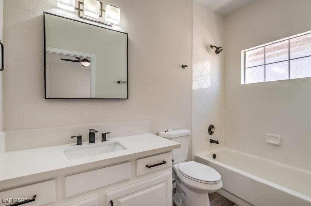 290 Francisco St - Photo 6 of 35