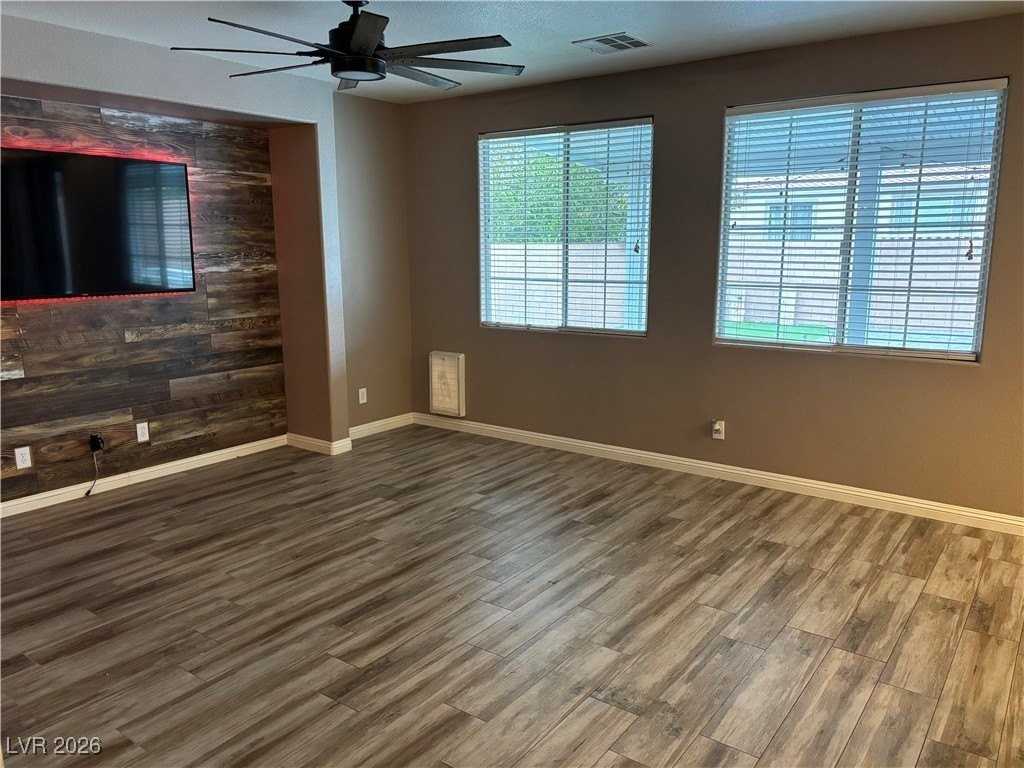 1104 Plumstead St - Photo 5 of 28