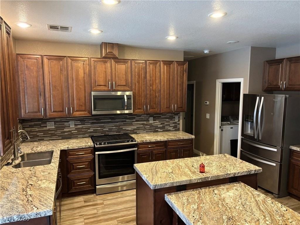 1104 Plumstead St - Photo 6 of 28