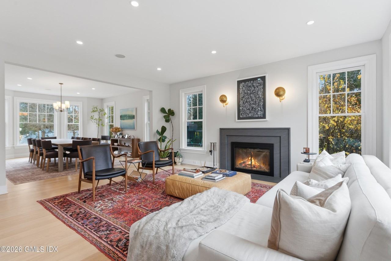 4 Winker Ln - Photo 4 of 32