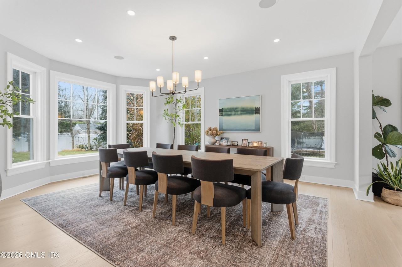 4 Winker Ln - Photo 5 of 32