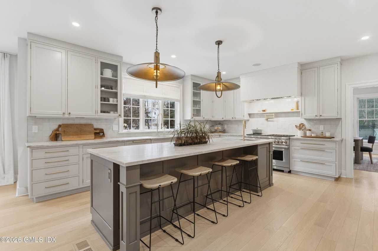 4 Winker Ln - Photo 6 of 32