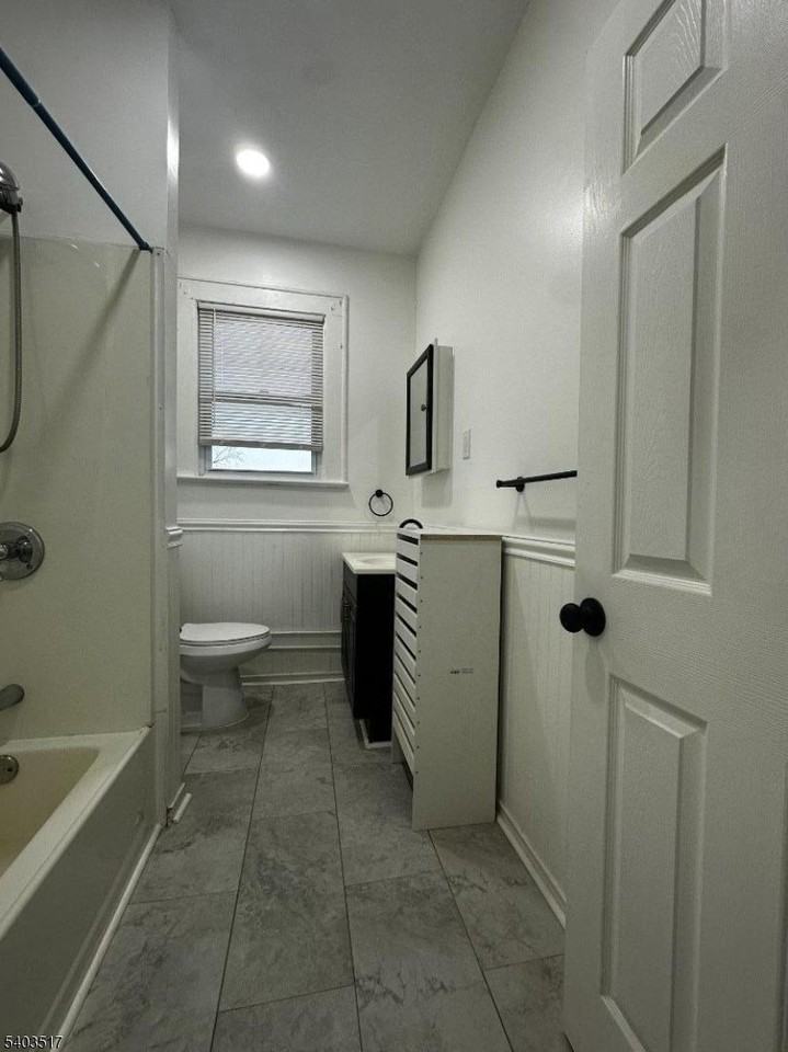 61 Wainwright St - Photo 2 of 15