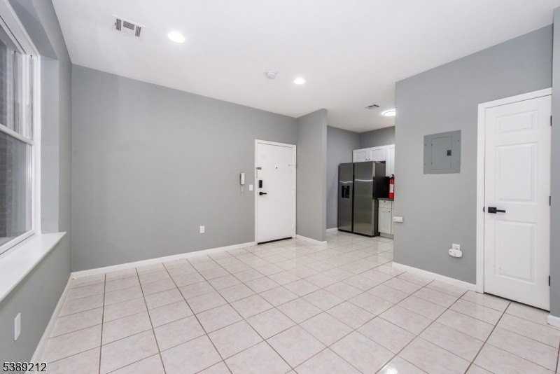 1878 Springfield Ave #2B - Photo 5 of 13